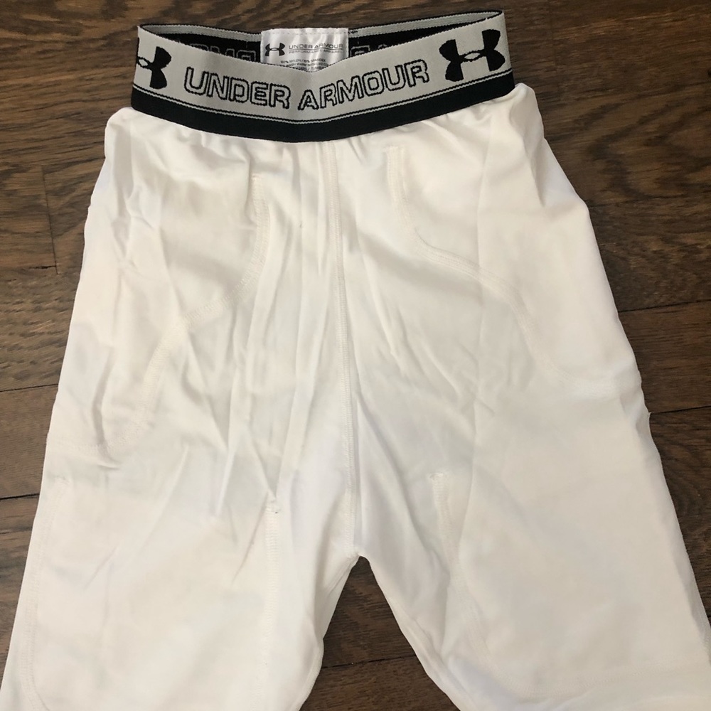 UnderArmour white compression shorts, Youth Medium
